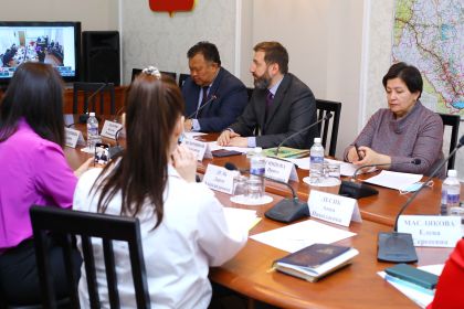 Социальное развитие сельских территорий депутаты обсудили с представителями муниципалитетов и Союза женщин