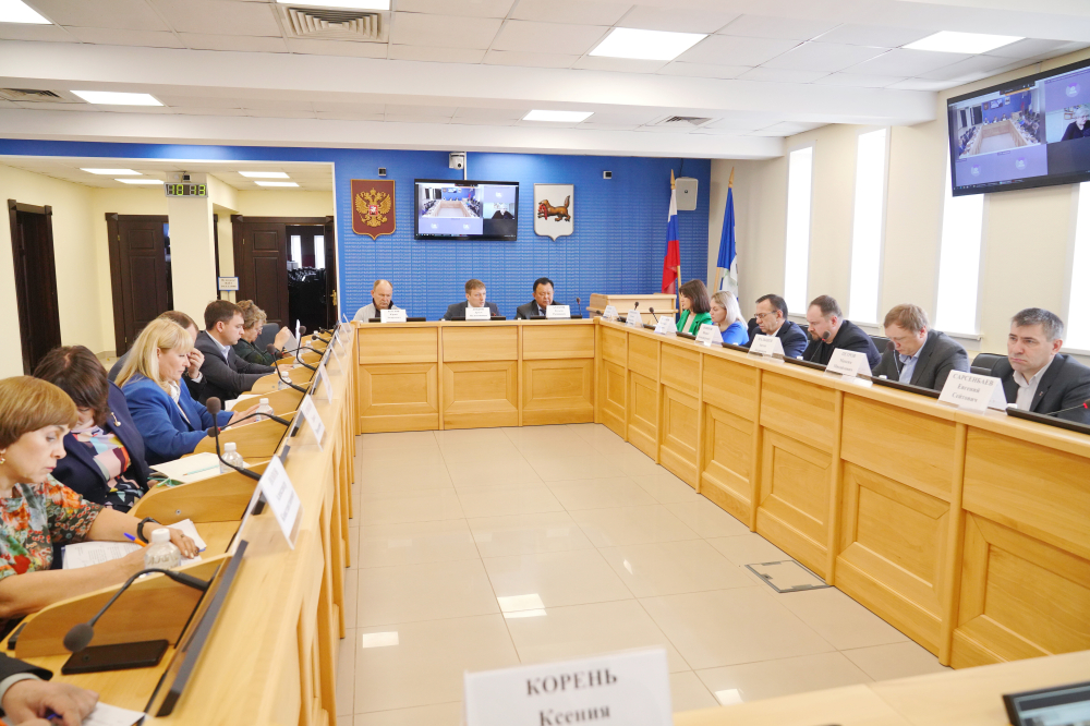 Закон о бесплатном проезде для детей из многодетных семей рассмотрят депутаты на сессии ЗС 