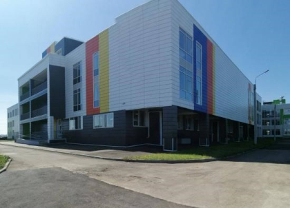 Кузьма Алдаров оценил новую школу в Баяндае, которая стала самой большой в Усть-Ордынском округе