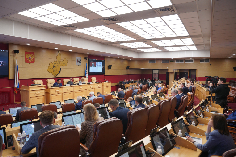 Отчеты о работе правительства Приангарья, исполнении бюджета и реализации госпрограмм рассмотрели на сессии Заксобрания