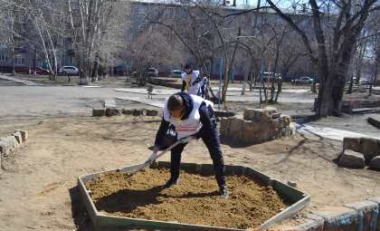 Больше полусотни дворов в Ленинском районе привели в порядок при участии Антона Красноштанова