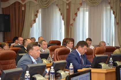 Два обращения признаны депутатскими запросами на 40-й сессии