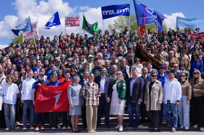 Спикер ЗС поздравил студентов с началом летнего трудового семестра