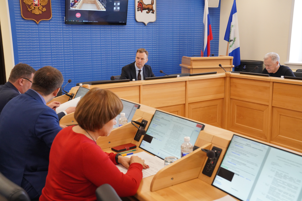 Вопросы к сессии подготовил комитет по строительству и дорожному хозяйству