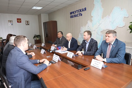 Парламентарии предлагают сократить до 50% выплаты по транспортному и земельному налогу для предприятий области