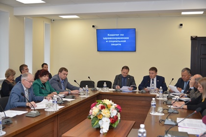 Комитет по здравоохранению рекомендовал принять проект закона о мерах поддержки людей старшего поколения