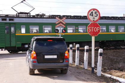 Депутаты намерены обратиться к Дмитрию Медведеву по вопросу ужесточения мер ответственности за нарушение ПДД на железной дороге 