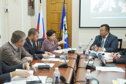 Изменения в два областных закона рассмотрел комитет по социально-культурному законодательству