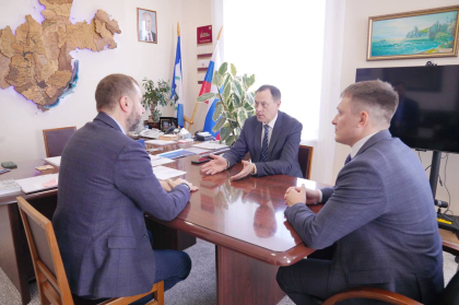 Задачи по развитию здравоохранения обсудили в Законодательном Собрании региона
