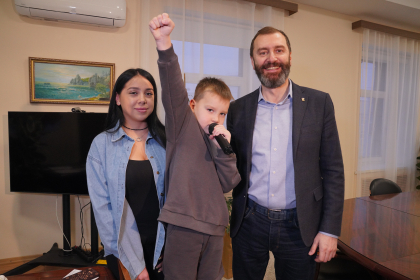 Александр Ведерников исполнил новогоднюю мечту маленького иркутянина