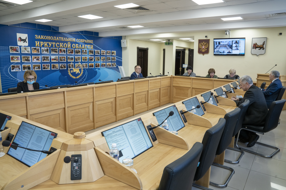 Кандидатуры к награждению Почетной грамотой ЗС согласованы комиссией по Регламенту