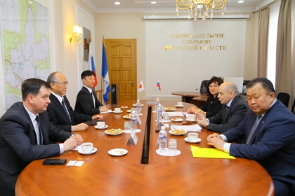 Сергей Сокол и Генконсул Японии в Хабаровске Фукусима Масанури обсудили развитие межрегиональных связей 