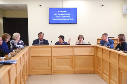 Депутаты настаивают на финансировании в полном объеме дифференциации зарплаты бюджетников