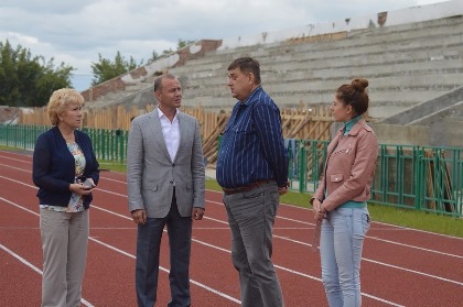 Ускорить капремонт дворца спорта «Химик» требует Олег Кузнецов 