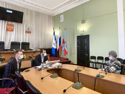 Прием граждан председателем ЗС и чествование жителей благодарностями прошли в городе Черемхово