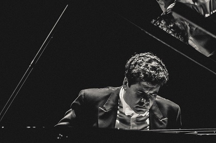 Сергей Брилка поблагодарил Дениса Мацуева за проведение «Пасхальных концертов» в Иркутске