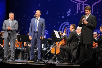 В Иркутске открылся фестиваль «Звезды на Байкале»