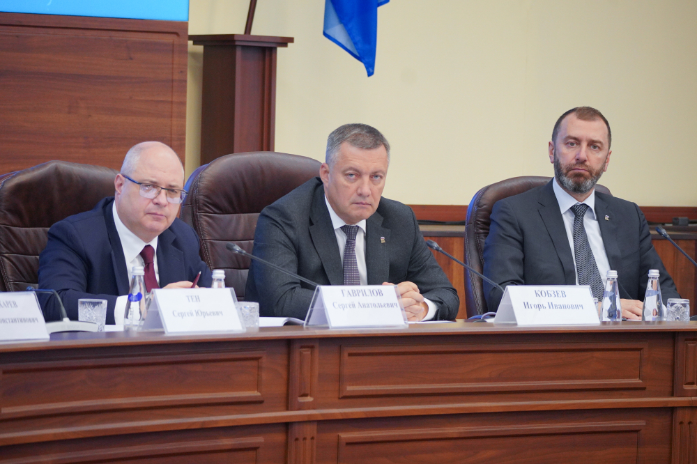 Круглый стол Госдумы по совершенствованию законодательства в границах Байкальской территории прошел в Иркутске