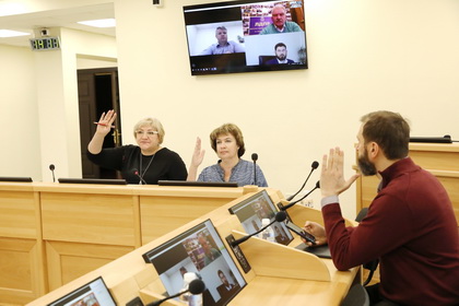 Комиссия по Регламенту одобрила кандидатуры для награждения почетными грамотами ЗС