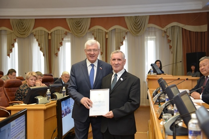 Законодательное Собрание наградило победителей конкурса на лучшую работу муниципальных дум