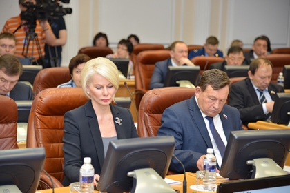 Депутаты приняли ряд законопроектов в сфере госстроительства 