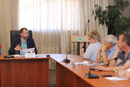 Александр Ведерников провел личный прием граждан в Свирске