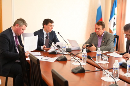 Комиссия по Регламенту одобрила ходатайства о награждении почетными грамотами Законодательного Собрания