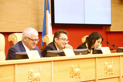 Депутатский запрос о бесплатном проезде для сопровождающего инвалида лица снят с контроля Заксобрания 