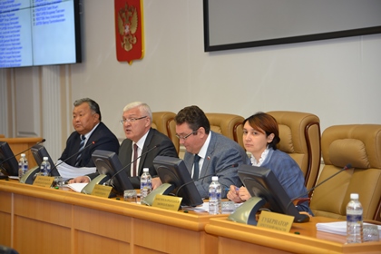 Решения в сфере социальной защиты населения приняты на сессии Заксобрания