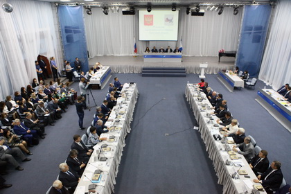 Начала  работу 53-я сессия Законодательного Собрания под руководством Сергея Брилки 