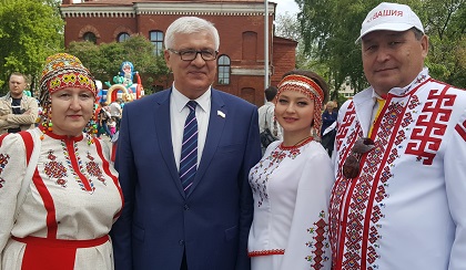 Спикер областного парламента Сергей Брилка встретился с участниками Дней чувашской культуры в Иркутске