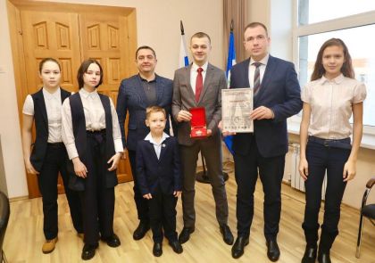 Виталий Перетолчин поддержал иркутских каратистов