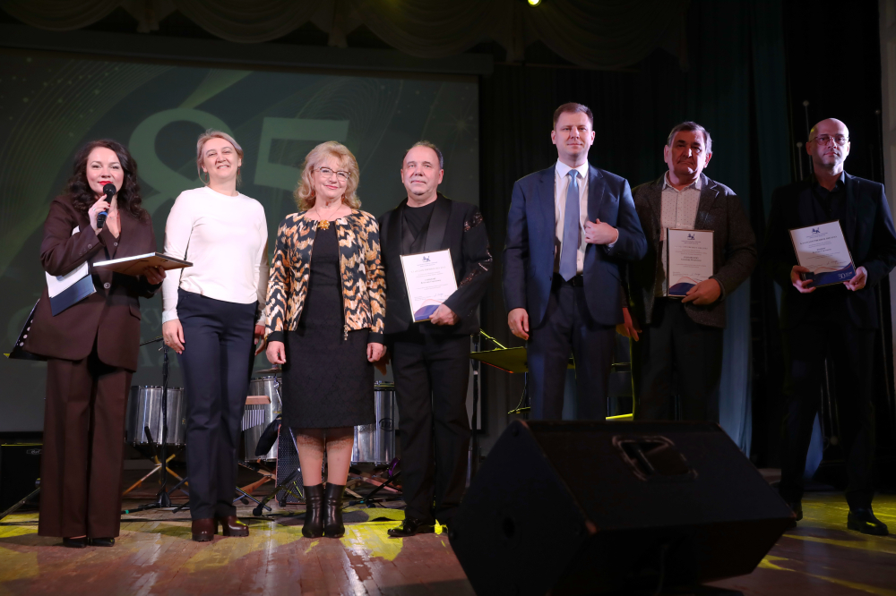 Депутаты Законодательного Собрания поздравили Иркутскую областную филармонию с 85-летним юбилеем 