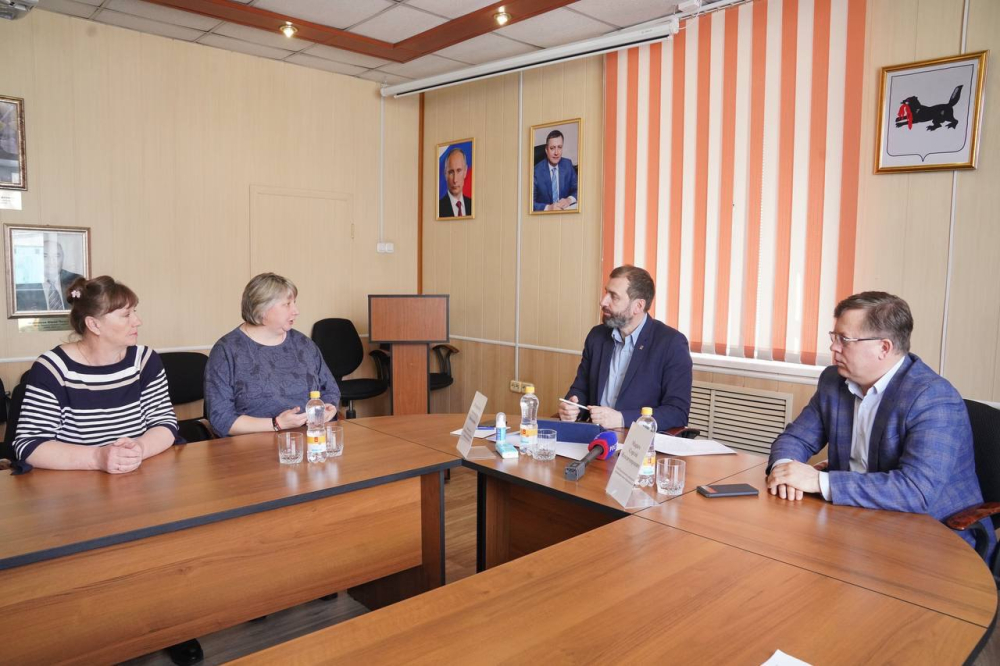 Александр Ведерников провёл личный приём жителей в Черемховском районе