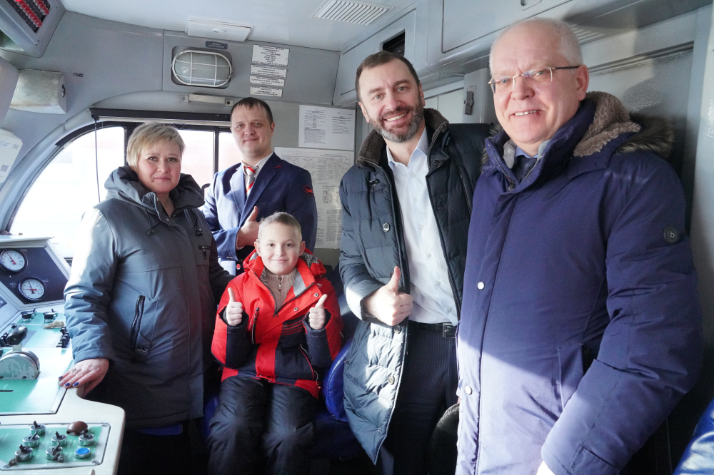 Мечту мальчика из Свирска исполнил спикер ЗакСобрания перед Новым годом 