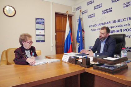 Жители Усть-Ордынского попросили спикера ЗС вернуть в поселок муниципальный транспорт 