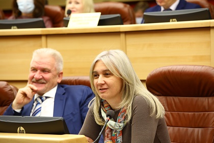 На сессии принят закон о возможности проведения общественного обсуждения законопроектов о бюджете