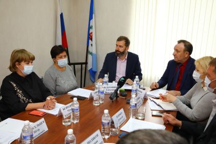 Александр Ведерников: Ремонт и строительство школ в Иркутском районе необходимо передвинуть в бюджете области на более ранний срок