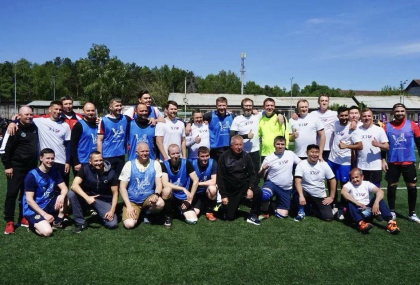 Товарищеский футбольный матч провели Законодательное Собрание области и Дума Иркутска