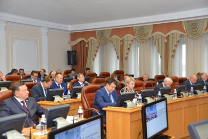 На сессии рассмотрен проект закона об оплате труда в госучреждениях и другие вопросы социальной сферы