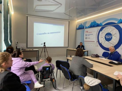 Публичную лекцию о паллиативной помощи неизлечимым больным провёл депутат ЗС Александр Бессонов