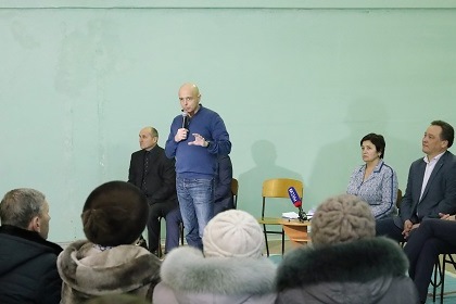 Спикер ЗС: депутаты поддержат присвоение статуса сельского поселения поселкам Большой Луг и Балаганск