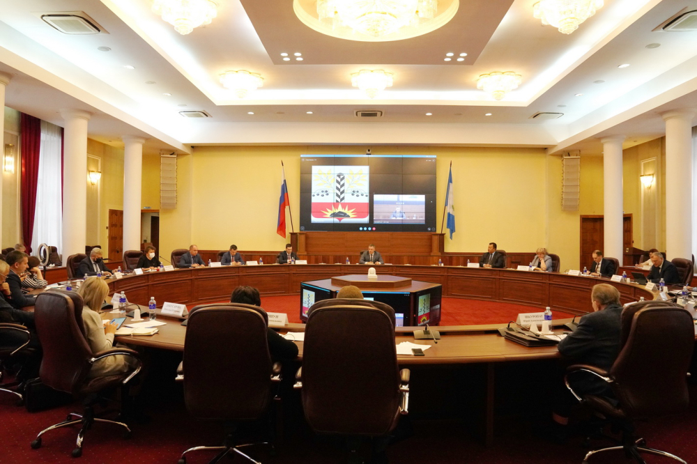 Депутаты ЗС приняли участие в работе регионального антикризисного штаба