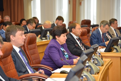 Рассмотрены изменения в закон о компенсации расходов на оплату жилья и отопления для педагогов и другие вопросы социального блока