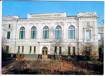 Иркутскому областному художественному музею передали 13 портретов Героев Советского Союза