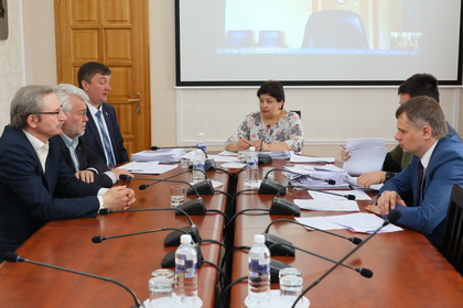 Комитет по социально-культурному законодательству рассмотрел заявки на премии Заксобрания в сфере молодежной политики