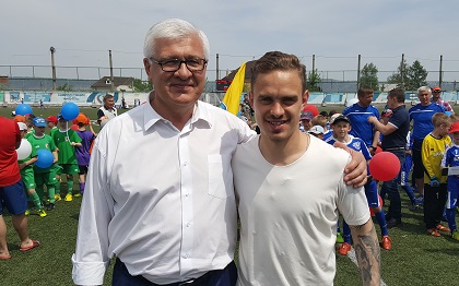 Сергей Брилка и Андрей Ещенко приняли участие в открытии детского футбольного турнира