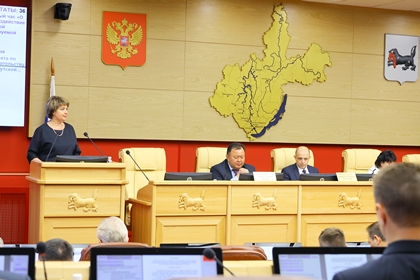 Вопросы перехода школ Приангарья на работу в одну смену обсудили на площадке Заксобрания