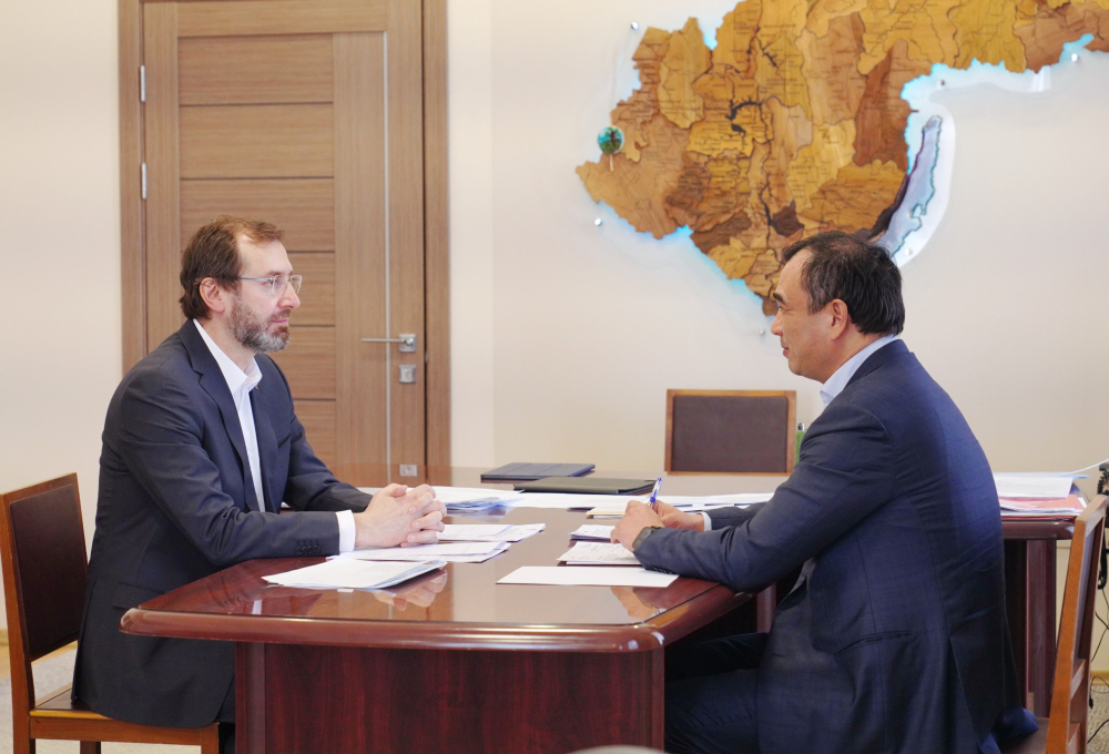 План законодательной работы обсудили Александр Ведерников и Сергей Тен