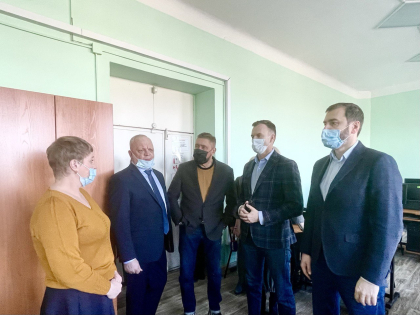 Александр Ведерников и Виктор Побойкин оценили состояние материально-технической базы двух колледжей в г. Черемхово